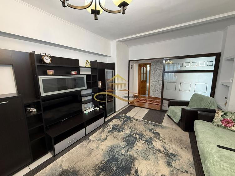 Apartament cu 3 camere decomandat, mobilat în Central