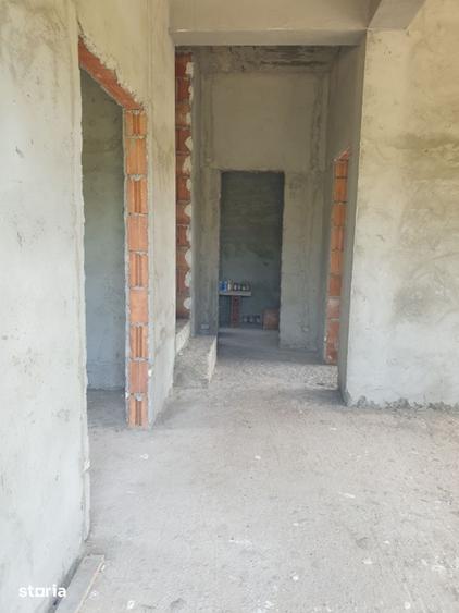 Casă cu 5 camere cu Teren 350 Mp în Rediu