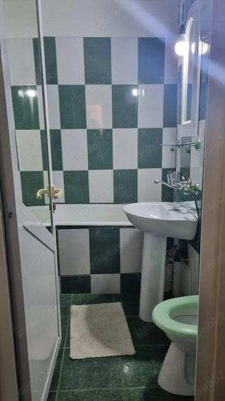 Apartament cu 2 camere decomandat în Slănic