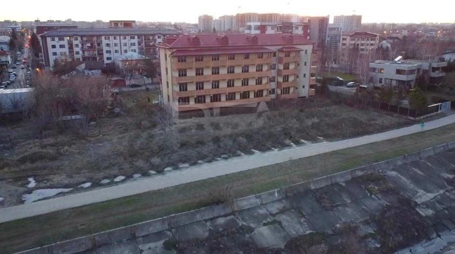 Casă cu 26 camere cu Teren 1408 Mp în Lacul Morii