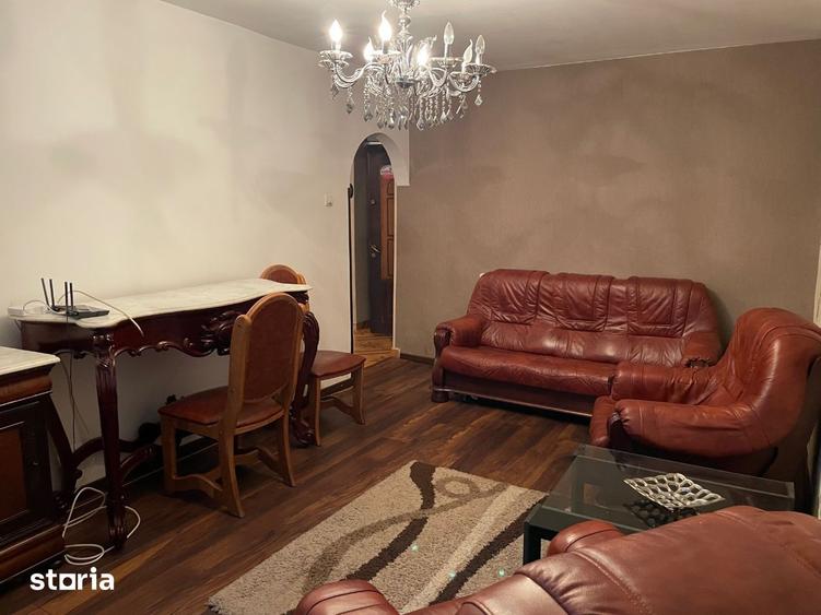 Apartament cu 3 camere decomandat în 9 Mai