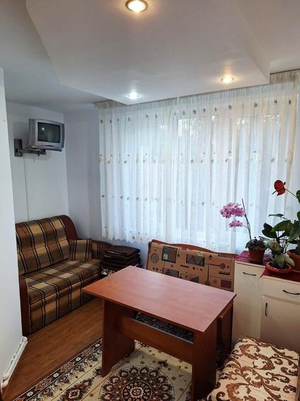 Apartament cu 2 camere semidecomandat în Exterior Vest