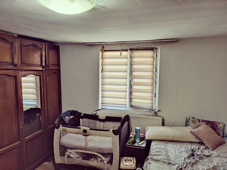 Casă cu 2 camere cu Teren 1000 Mp în Central
