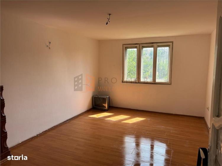 Casă cu 3 camere decomandat în Zilișteanca
