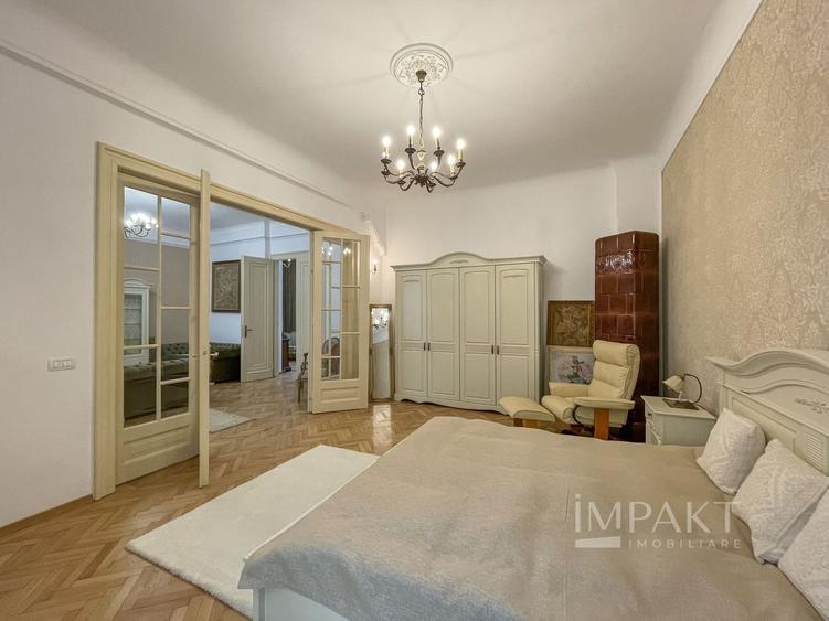 Apartament cu 3 camere semidecomandat, mobilat în Central
