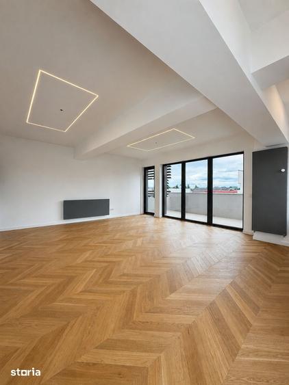 Apartament cu 4 camere în Tei