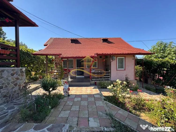 Casă cu 5 camere cu Teren 760 Mp în Măgura