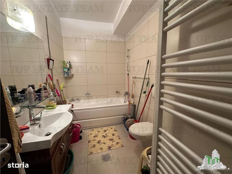 Apartament cu 2 camere, mobilat în Pajura