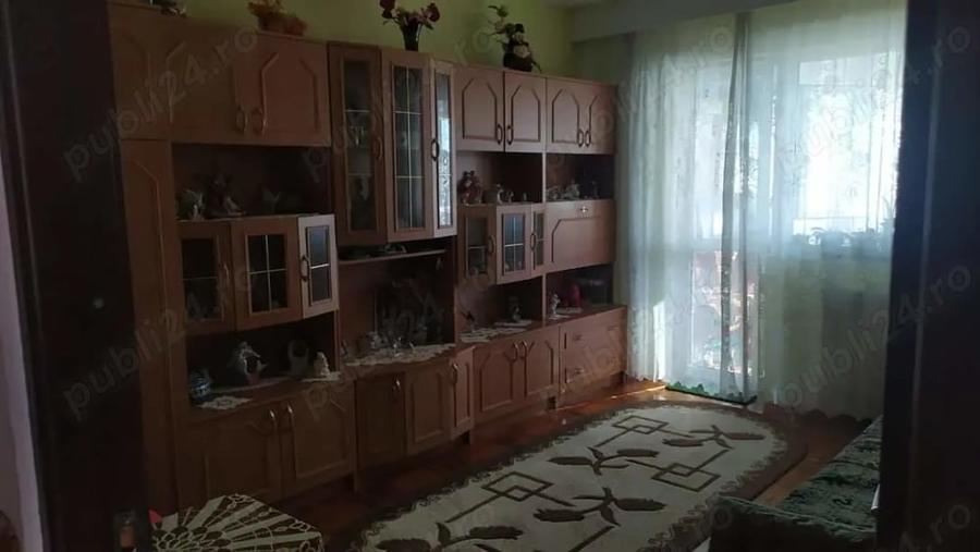 Apartament cu 3 camere decomandat în Micro 15