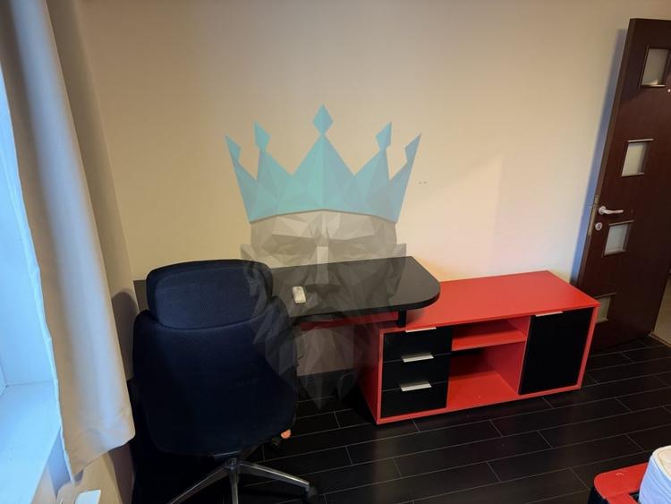 Apartament cu 3 camere decomandat, mobilat în Sebastian