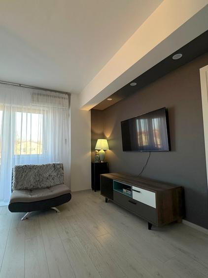 Apartament cu 2 camere decomandat, mobilat în Băneasa