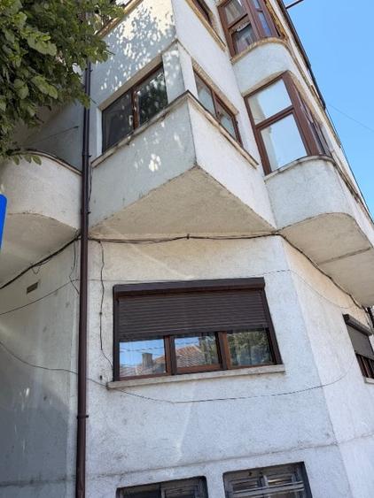 Apartament cu 3 camere decomandat, mobilat în Capitol