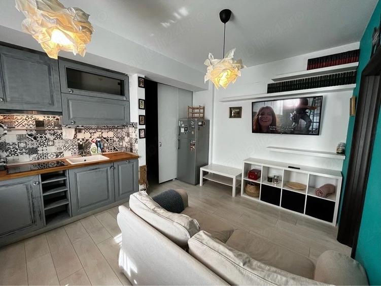 Apartament cu 2 camere semidecomandat în Central