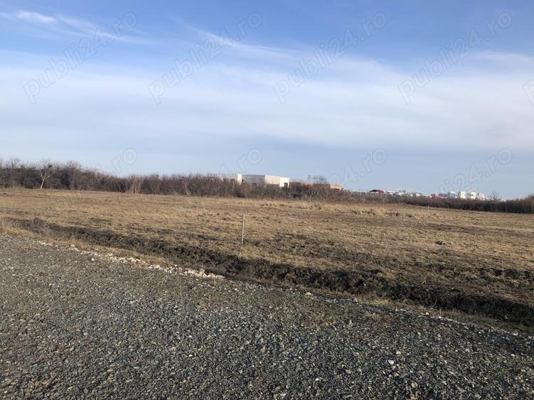 Teren de 906 mp, în Nord