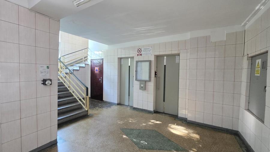 Apartament cu 4 camere decomandat în Central