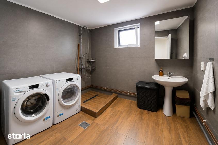 Casă cu 7 camere cu Teren 700 Mp în Băișoara