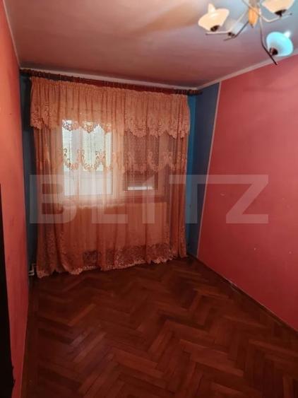 Apartament cu 3 camere semidecomandat în Micro 38