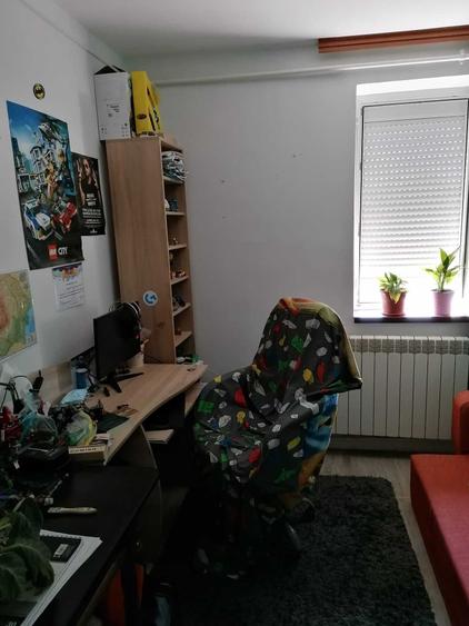 Apartament cu 3 camere semidecomandat în Abator