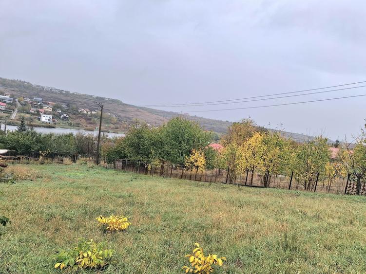 Teren de 600 mp, în Rediu