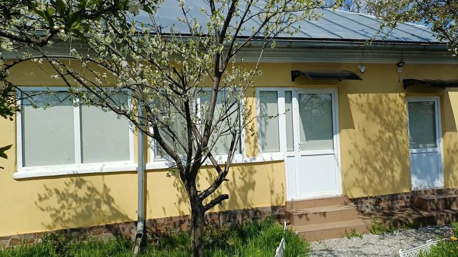 Casă cu 3 camere cu Teren 2000 Mp în Fărcașele