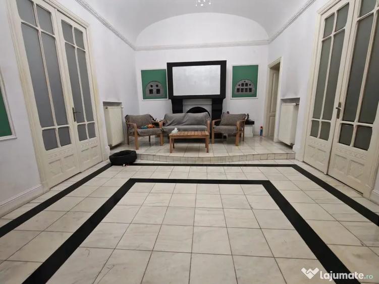 Apartament cu 4 camere semidecomandat în Dacia