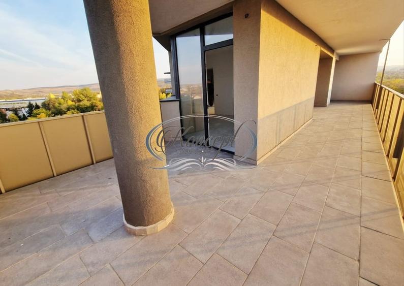 Apartament cu 3 camere semidecomandat în Între Lacuri
