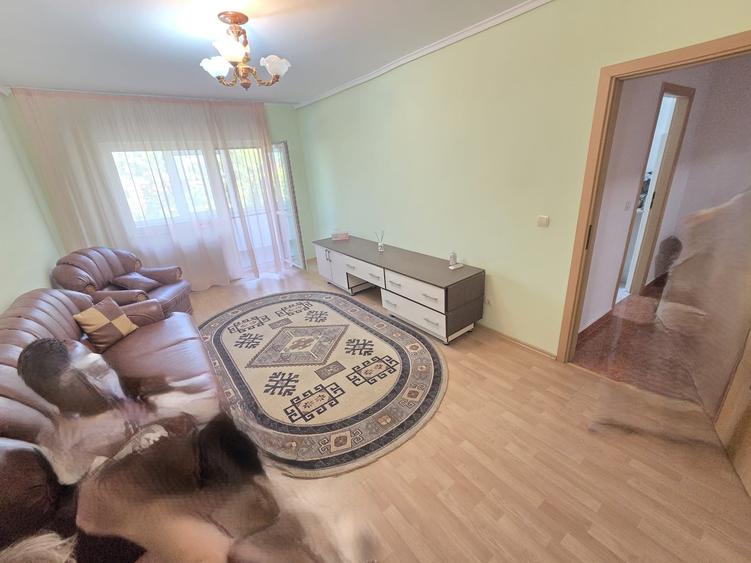 Apartament cu 3 camere în Peco