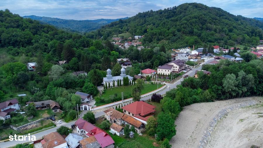 Casă cu 5 camere cu Teren 1029 Mp în Bezdead