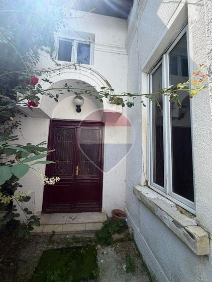 Casă individuală cu 7 camere cu Teren 154.64999389648 Mp în Știrbei Vodă