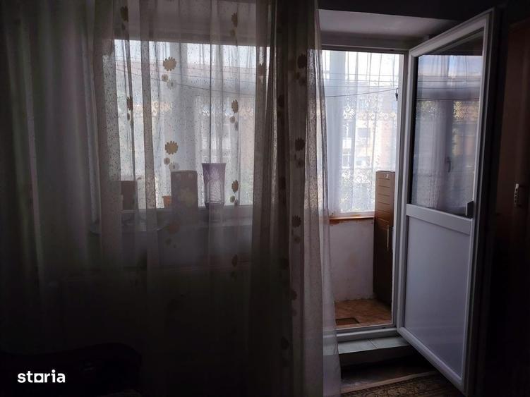 Apartament cu 3 camere decomandat în Lăpuș