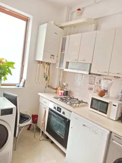 Apartament cu 2 camere decomandat, mobilat în Palazu Mare