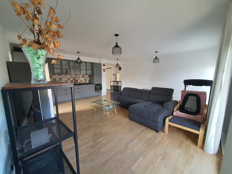 Apartament cu 3 camere decomandat în Domenii