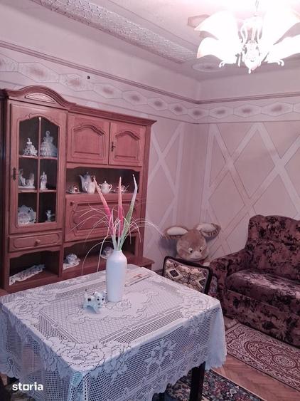Casă cu 4 camere cu Teren 1440 Mp în Central