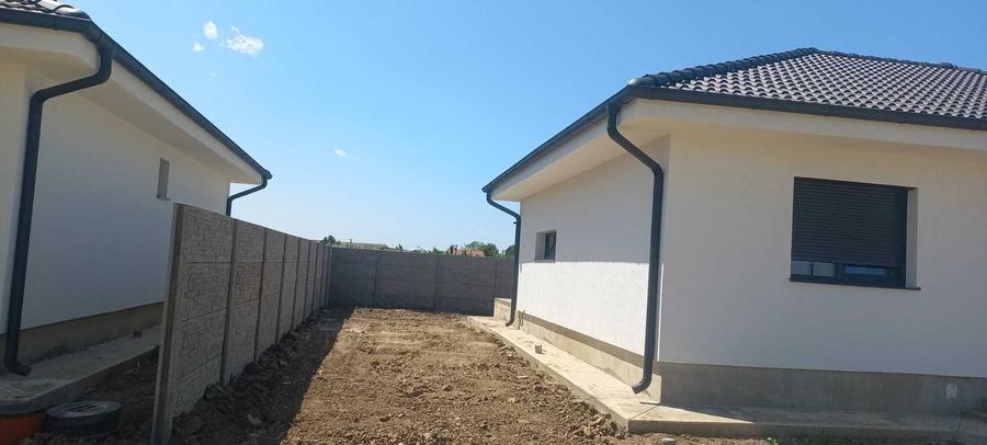 Casă cu 3 camere în Exterior Vest