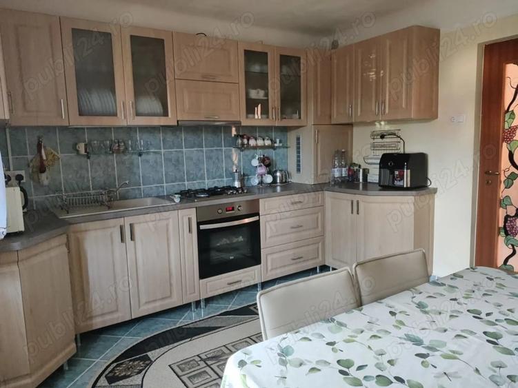 Casă cu 5 camere în Central