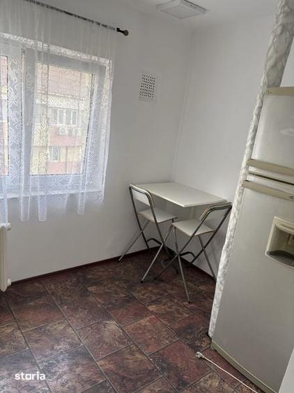 Garsonieră decomandată în Vitan