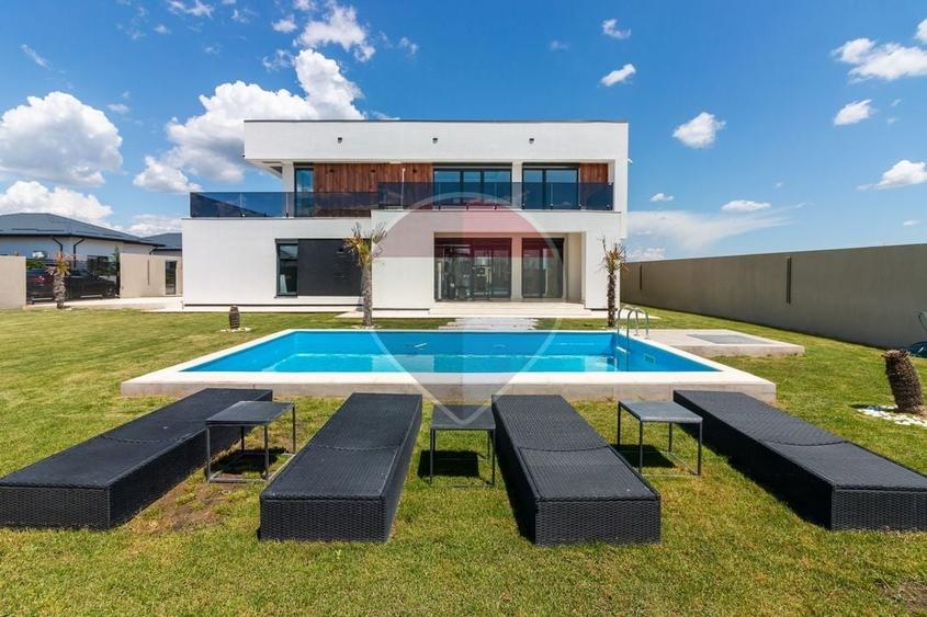 Casă individuală cu 4 camere cu Piscina în Balotești