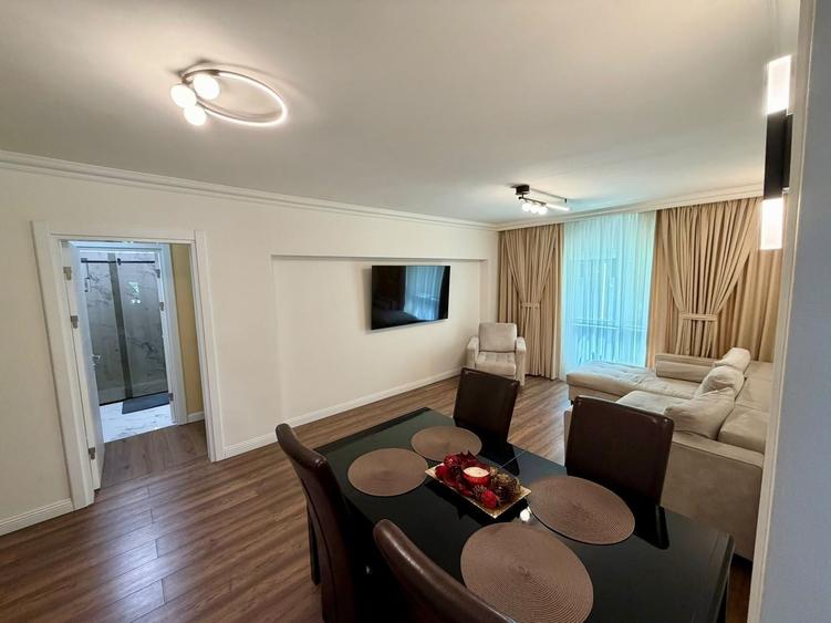 Apartament cu 3 camere decomandat în Faleza Nord