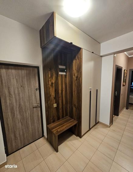 Apartament cu 3 camere decomandat în Roșu — fotografia 2