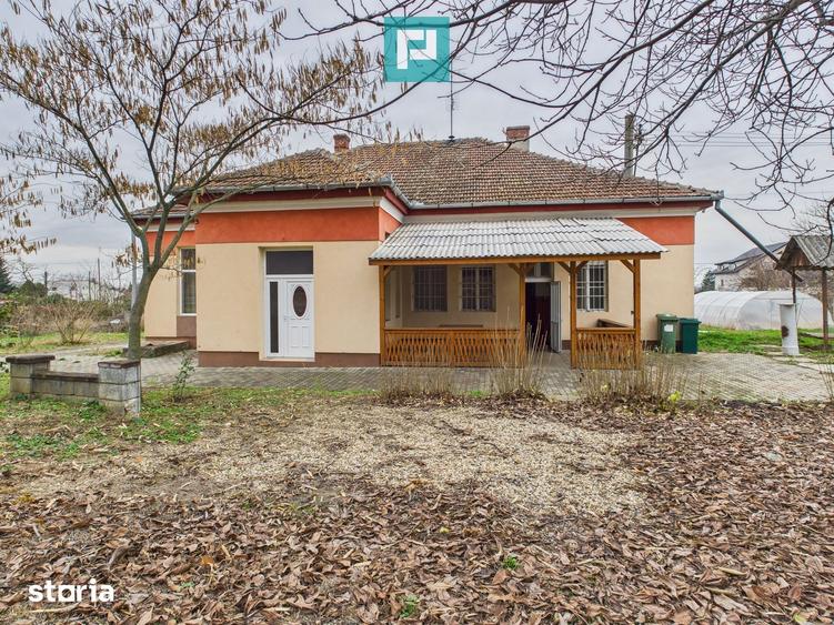 Casă cu 7 camere cu Teren 2703 Mp în Mașloc