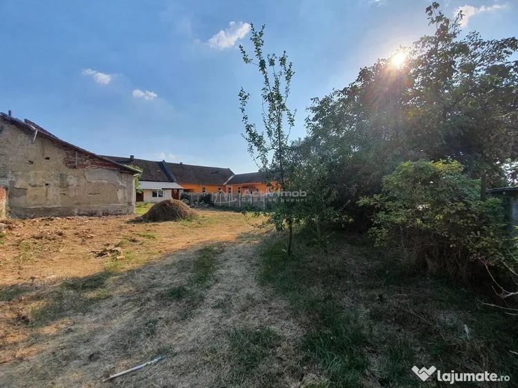 Casă cu 6 camere cu Teren 606 Mp în Central
