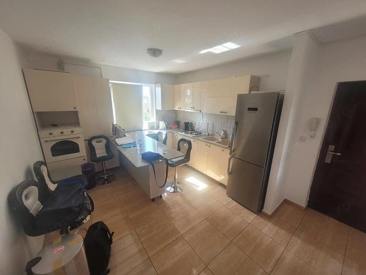 Apartament cu 2 camere semidecomandat în Dâmbovița
