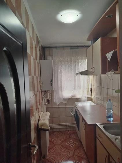 Apartament cu 2 camere semidecomandat, mobilat în Vest