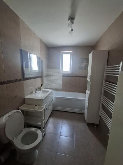 Apartament cu 2 camere decomandat în Florești