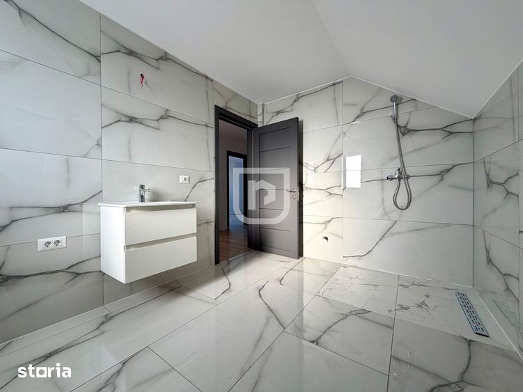 Casă cu 5 camere cu Teren 390 Mp în Central