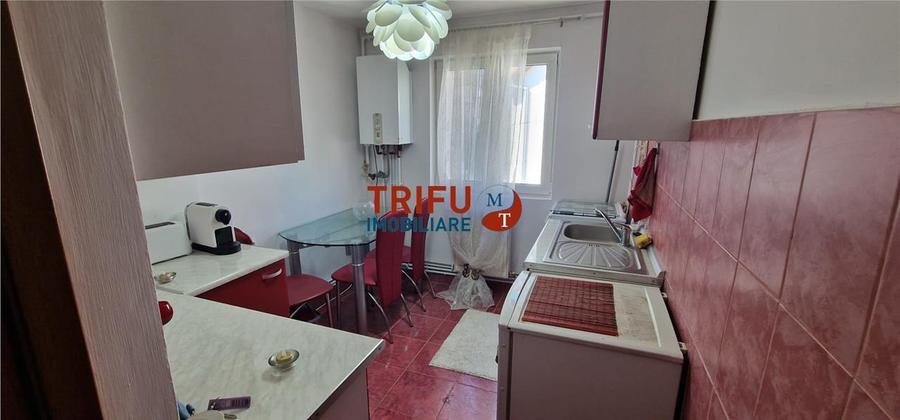 Apartament cu 2 camere semidecomandat în Cetate