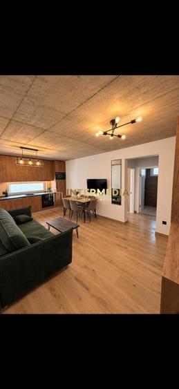 Apartament cu 2 camere decomandat, mobilat în Central