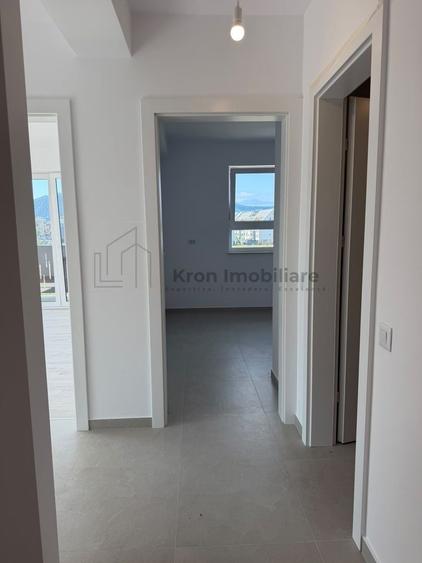 Apartament cu 2 camere decomandat, mobilat în Tractorul
