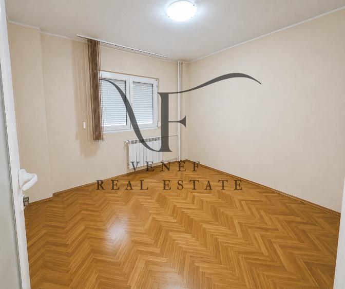 Apartament cu 3 camere semidecomandat în Iancului