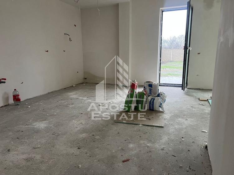 Duplex cu 4 camere cu Canalizare în Covaci